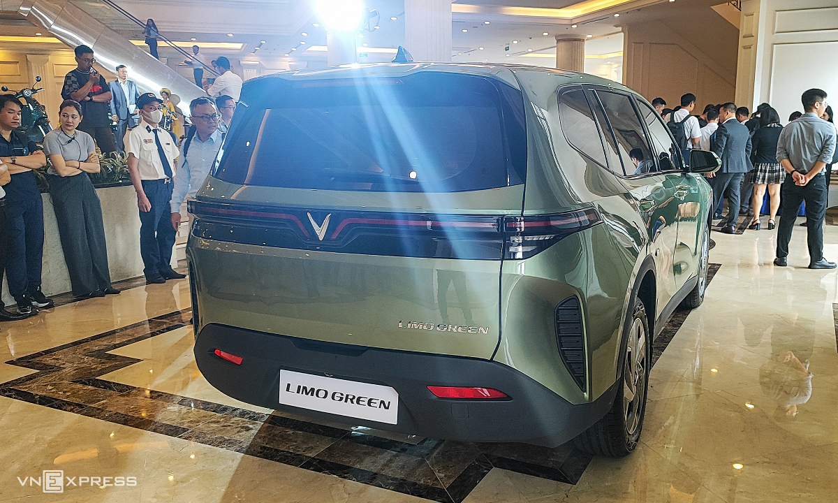 vinfast-limo-green-vne-084222-1749435213-1749436771-1749436802-1749436873-1