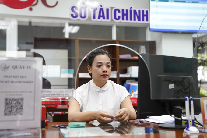 vne6263-jpg-7423-1749804688 Công chức làm việc tại Trung tâm hành chính TP Đà Nẵng, tháng 5/2025. Ảnh: Nguyễn Đông