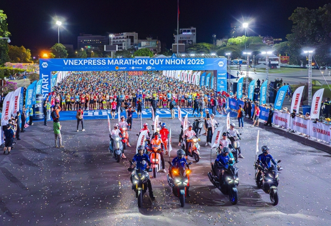 vnexpress-marathon-56-17503872-4875-5481-1750387408 Xe Yamaha tham gia dẫn đoàn 12.000 runner. Ảnh: VM