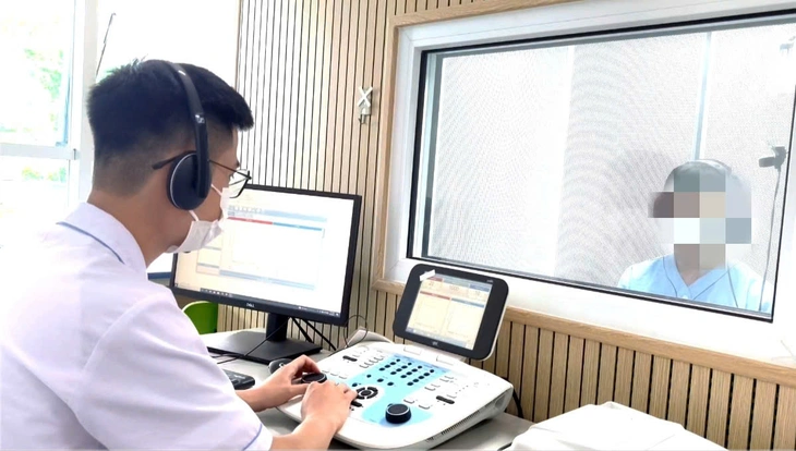 z6696538051548707671be753927ed06ee4f6e03fe9343-17496995152351352190880 điếc đột ngột - Ảnh 1.