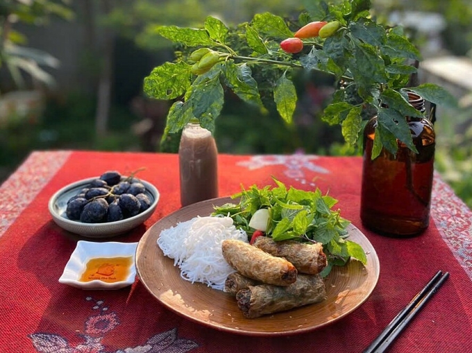 z6706237528193-170086e469b6404-2158-2631-1751145977 Thêm rau sống vào bữa ăn sáng giúp bổ sung chất xơ cho cơ thể. Ảnh minh họa: Thanh Ba