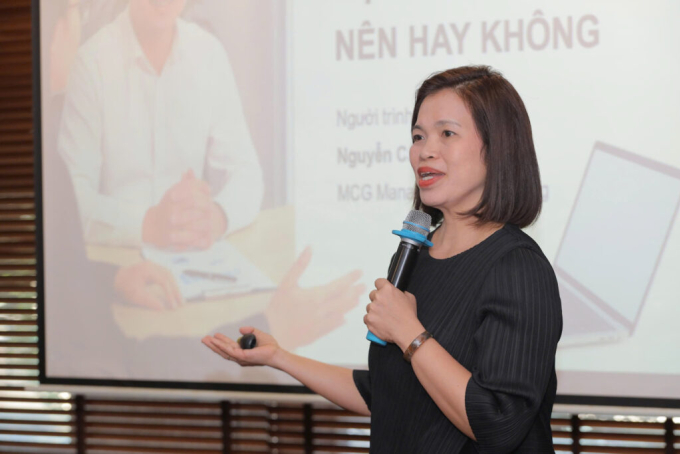 z6713321129724-8b8aa639abcaf53-2788-5721-1750242630-1 Bà Nguyễn Cẩm Chi, Giám đốc Khối tư vấn phát triển bền vững của MCG Management Consulting tư vấn tại sự kiện. Ảnh: BSA Online