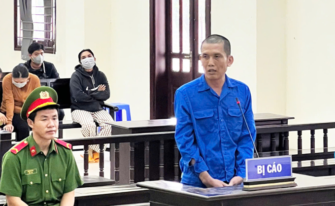 z6748258415762-50a78710785707e-6532-4332-1751021278 Huỳnh Văn Hận tại tòa. Ảnh: Nam An