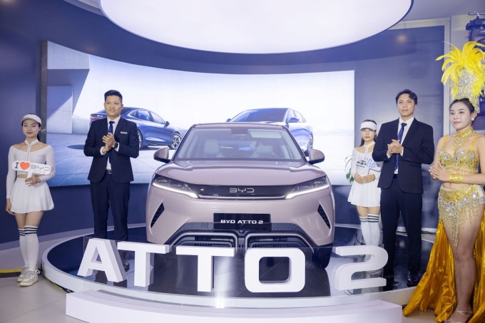 1-1752479666-7338-1752479759 SUV điện Atto 2 ra mắt tại showroom BYD Tây Hồ, hôm 12/7. Ảnh: BYD Tây Hồ