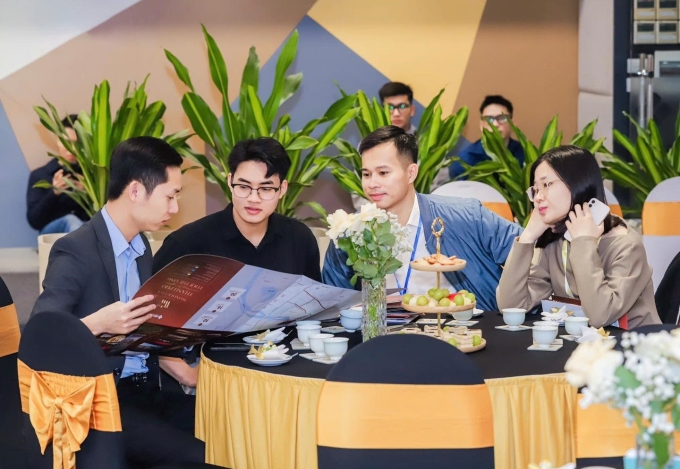 1-1753859859-4479-1753860022 Khách hàng tới tham dự một sự kiện do Cen Land tổ chức ngày 15/3. Ảnh: Cen Land