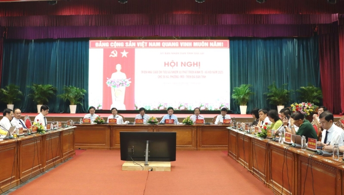 1-hn-giao-chi-tieu-15-17516136-8168-4839-1751613852 Toàn cảnh hội nghị triển khai nhiệm vụ kinh tế - xã hội 6 tháng cuối năm, ngày 3/7. Ảnh: Cổng thông tin tỉnh