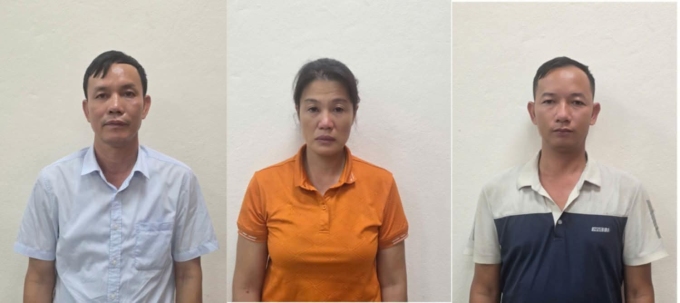 1-jpeg-1752224231-8417-1752224341 Các bị can Nguyễn Bá Trượng, Trần Thị Thanh Hòa, Nguyễn Văn Tiến (từ trái qua phải). Ảnh: Công an cung cấp