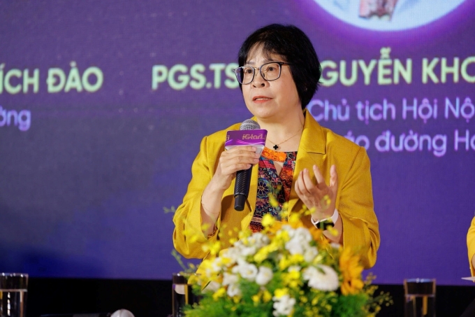 1b-1753356797-1111-1753424258 PGS.TS.BS. Nguyễn Khoa Diệu Vân – Phó Chủ tịch Hội Nội tiết và Đái tháo đường Hà Nội chia sẻ tại hội thảo. Ảnh: Sanofi