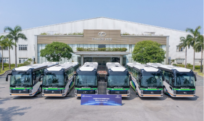 2-1751706088-8796-1751706236 Các mẫu bus Thaco Auto xuất khẩu đến Philippines. Ảnh: Thaco