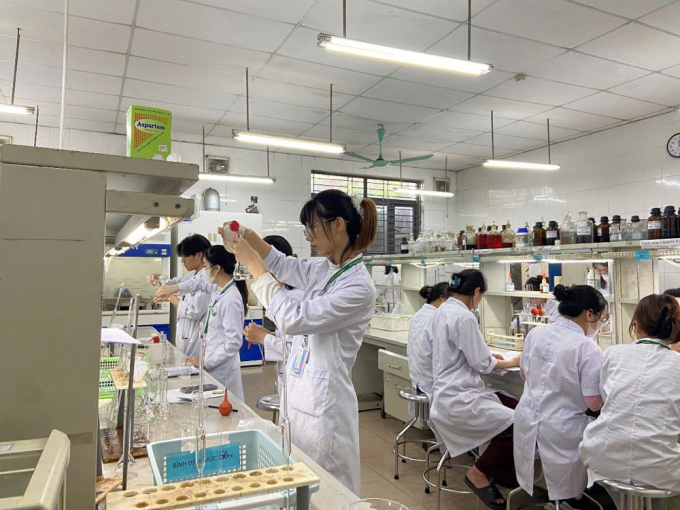 2-1752931050-9266-1752935384 Sinh viên Đại học Dược Hà Nội. Ảnh: Fanpage nhà trường