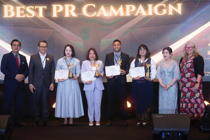 2-1753763045-1591-1753763502 Đại diện PNJ nhận giải Best PR Campaign. Ảnh: Ban tổ chức