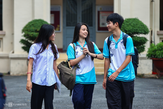 233a6399-1752585617-1752585762-1624-1752585812 Thí sinh dự thi tốt nghiệp THPT 2025 tại TP HCM, ngày 27/6. Ảnh: Quỳnh Trần