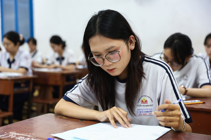 233a7064-1752548063-7437-1752548230 Thí sinh TP HCM thi tốt nghiệp THPT 2025. Ảnh: Quỳnh Trần