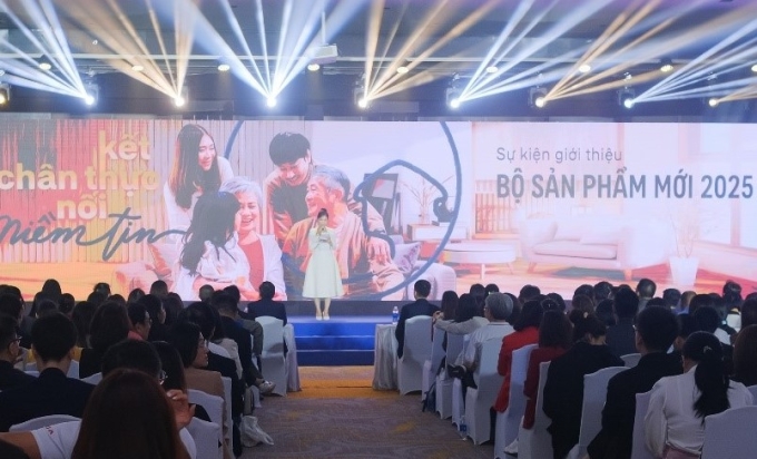 3-1752812728-3451-1752812750 AIA Việt Nam tổ chức buổi ra mắt bộ đôi sản phẩm bảo hiểm mới. Ảnh: AIA