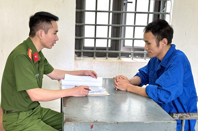 3-1753252626-1800-1753252867 Trần Ngọc Bình tại cơ quan điều tra. Ảnh: Công an cung cấp