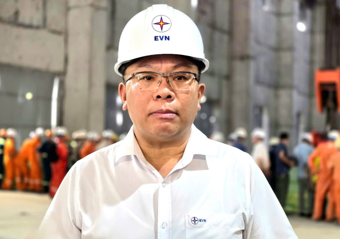 a-phuong-evn-1751778006-8186-1751778758 Ông Phạm Hồng Phương, Phó tổng giám đốc EVN, trả lời báo chí, ngày 6/7. Ảnh: Phương Dung