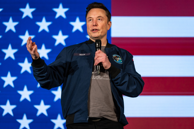 afp-20241027-2180560800-v1-hig-7255-1850-1751787964 Tỷ phú Elon Musk tại sự kiện ở thành phố Lancaster, bang Pennsylvania ngày 26/10/2024. Ảnh: AFP