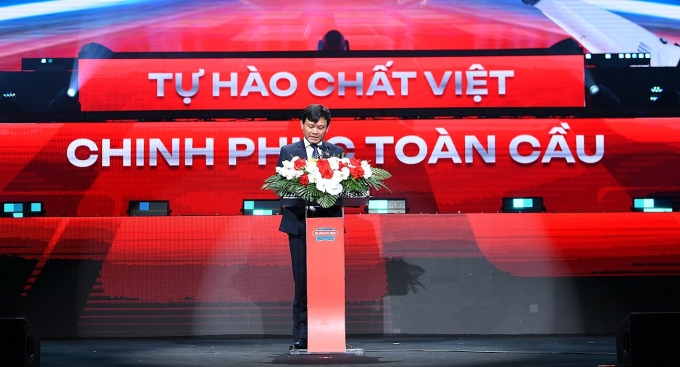 anh-01-1-jpg-1751340695-175134-4498-3226-1751341038 Ông Nguyễn Xuân Phú, Chủ tịch Tập đoàn Sunhouse, phát biểu tại lễ kỷ niệm 25 năm thành lập tập đoàn. Ảnh: Sunhouse