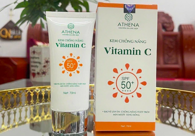 anh-chup-man-hinh-2025-07-18-l-1252-9648-1752798250 Sản phẩm kem chống nắng Althena do Thiết sản xuất. Ảnh:Công an cung cấp