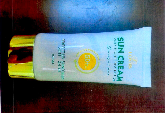anh-chup-man-hinh-2025-07-18-l-4557-4610-1752798250 Nhãn loại kem chống nắng Sun Cream được xác định là hàng giả. Ảnh: Cục Quản lý dược cung cấp