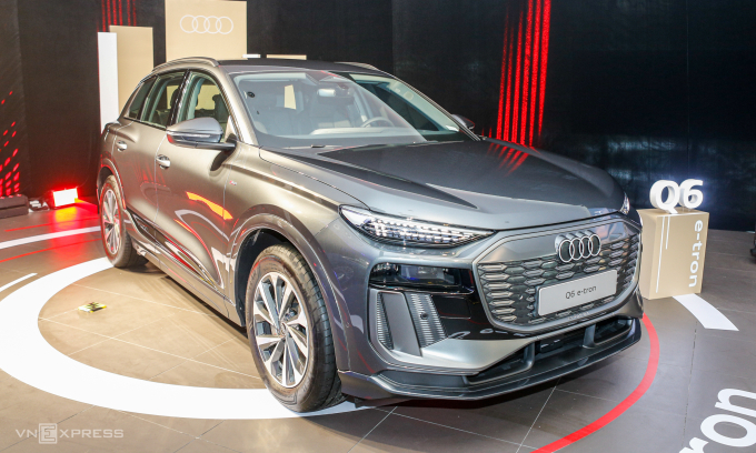 audi-q6-e-tron-2025-vne-9781-j-1188-7904-1751601364 Crossover điện Audi Q6 e-tron ra mắt thị trường Việt Nam tại Hà Nội ngày 4/7. Ảnh: Lương Dũng
