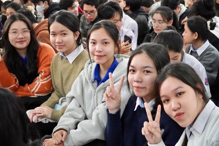 b248bb9a9c012a5f7310-17528257691491178732611 Đại học Duy Tân công bố điểm xét tuyển: Y khoa, răng-hàm-mặt và dược cao nhất - Ảnh 2.