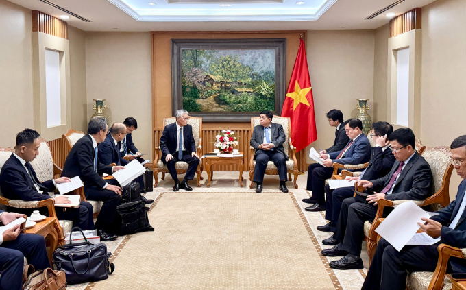 base64-17516174113071886623103-6760-7542-1751622107 Phó thủ tướng Nguyễn Chí Dũng tiếp ông Honna Hitoshi, Chủ tịch kiêm Tổng giám đốc Tập đoàn Erex, ngày 4/7. Ảnh: VGP