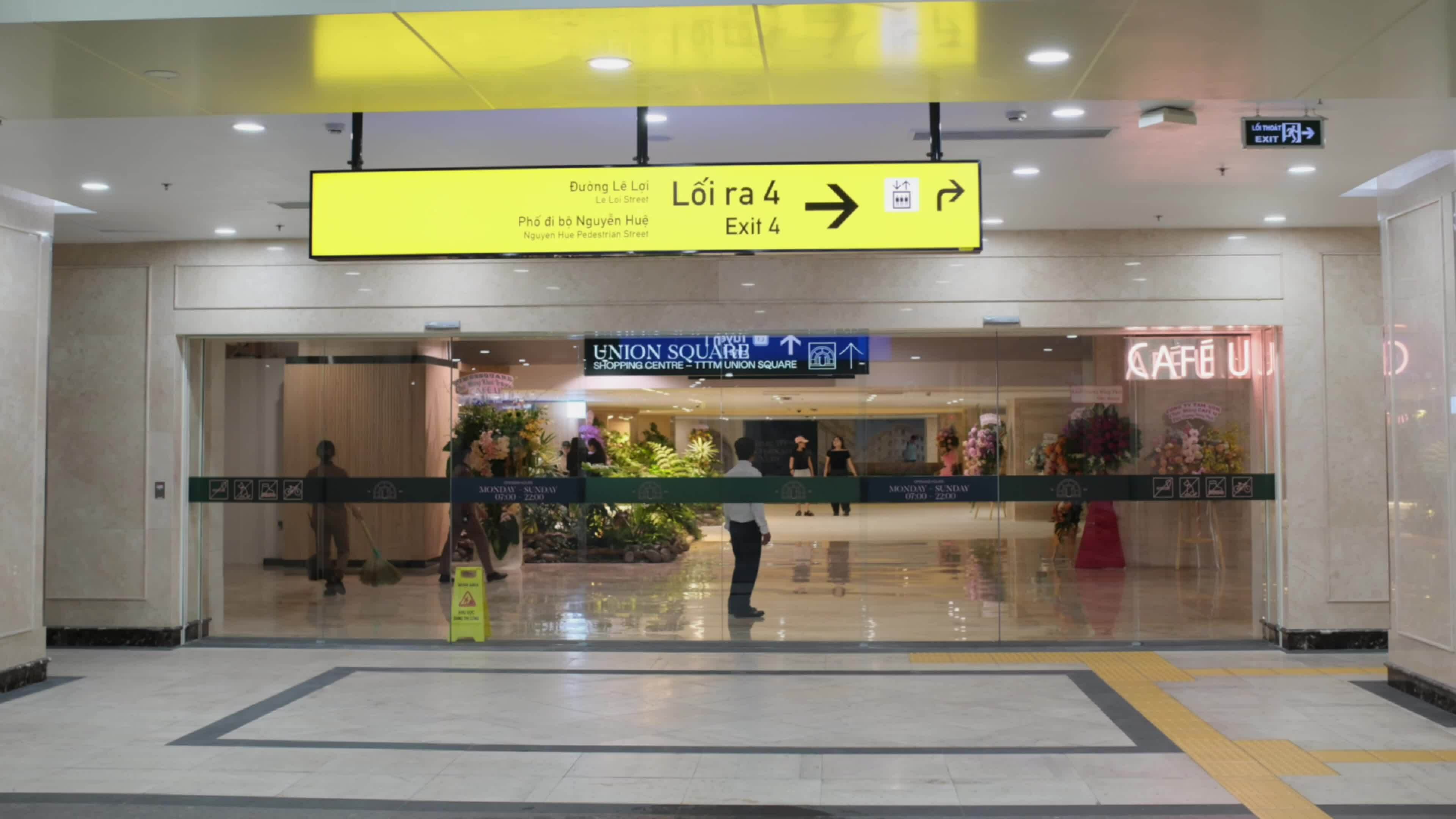 ben-trong-quan-ca-phe-dau-tien-o-ga-ngam-metro-tp-hcm-1752565325 Bên trong quán cà phê đầu tiên ở ga ngầm metro TP HCM
