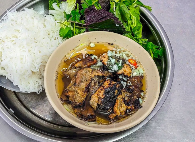 buncha-1751512447-4501-1751516229 Bún chả miếng và băm ở Tuyết Bún chả 34. Ảnh: Michelin