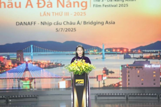 capturesd2e2-jpg-1752573629-4888-1752574252 Phó Chủ tịch UBND thành phố, Trưởng Ban tổ chức DANAFF III Nguyễn Thị Anh Thi chia sẻ tại buổi bế mạc. Ảnh: Ariyana