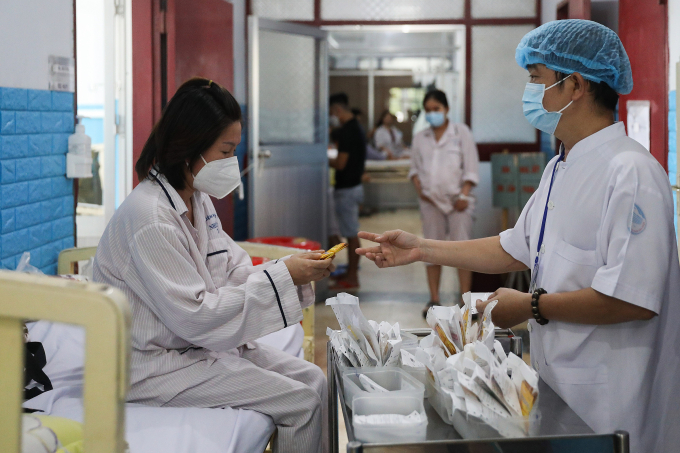 cg2a6039-1656425102-1753686538-9698-8075-1753686873 Điều trị sốt xuất huyết tại Bệnh viện Bệnh Nhiệt đới TP HCM. Ảnh: Quỳnh Trần