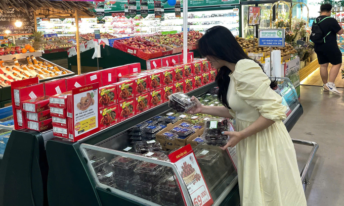 cherry-1752738966-1752738992-7103-1752740677 Cherry Mỹ được bán với giá 269.000 đồng tại siêu thị MM Mega Market (TP HCM). Ảnh: Thi Hà