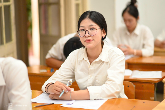 d842dd28-896d-457b-b1b3-0c1492-2931-4882-1752638733 Thí sinh thi tốt nghiệp THPT 2025 ở Hà Nội. Ảnh: Giang Huy