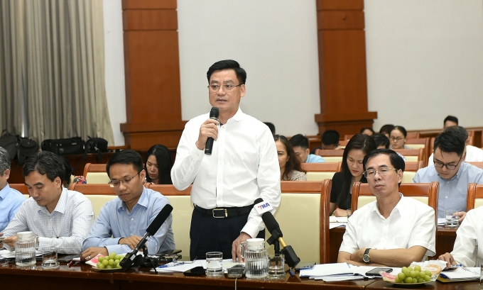 dai-dien-ub-ck-jpg-1751462618-5344-8707-1751462768 Ông Hoàng Văn Thu, Phó chủ tịch Ủy ban Chứng khoán Nhà nước, trả lời tại họp báo, ngày 2/7. Ảnh: MOF