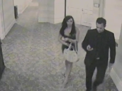 download-5-1753784139-2738-1753785545 Camera giám sát ghi lại hình ảnh Jasmine Fiore và Ryan Jenkins đến hộp đêm, ngày 14/8/2009. Đây là lần cuối Jasmine được nhìn thấy còn sống. Ảnh: ID