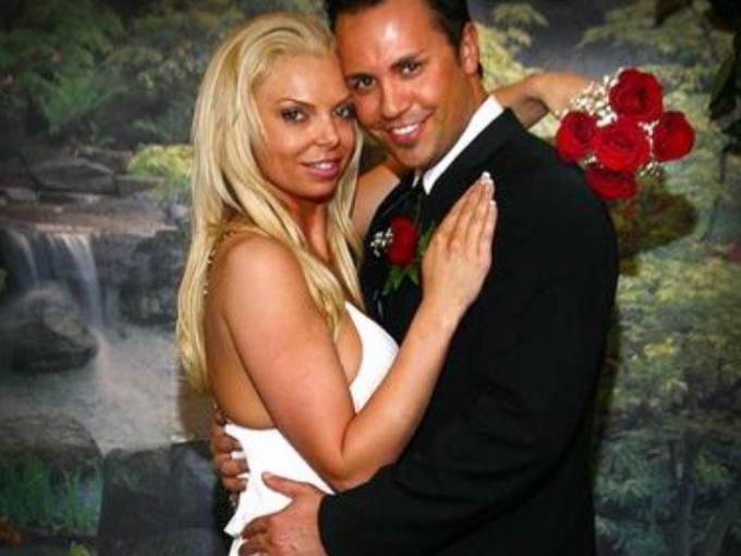 download-7-1753784481-6203-1753785545 Jasmine Fiore và Ryan Jenkins làm đám cưới ở Las Vegas, tháng 3/2009. Ảnh: TMZ