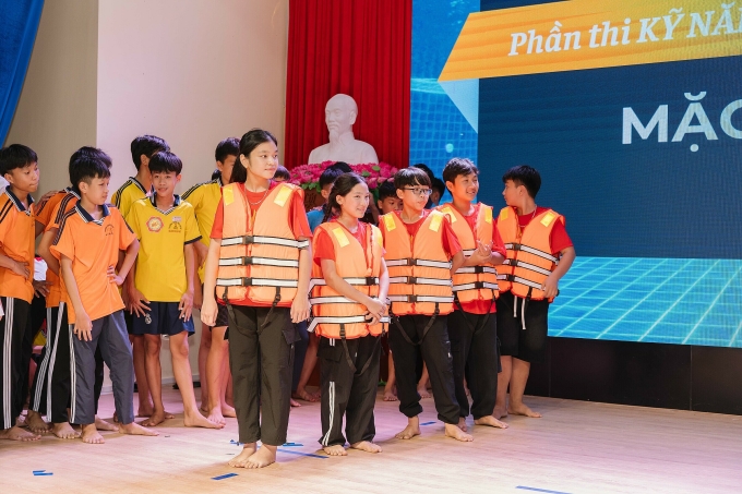 dp-vietnam-wdpd-hildren-contes-7036-1517-1753438403 Hơn 100 học sinh Quảng Trị tham gia phong trào học bơi an toàn và kỹ năng an toàn để phòng, chống đuối nước. Ảnh: CTFK