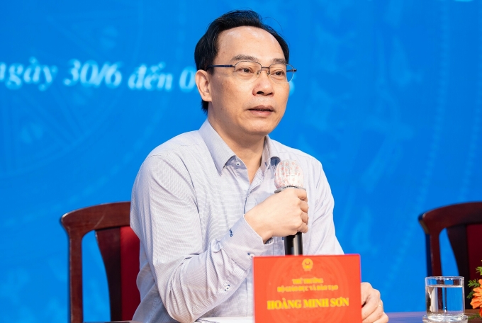 dsc00603-1751367859-1751368066-6062-1751368536 Thứ trưởng Hoàng Minh Sơn trao đổi tại tọa đàm lấy ý kiến dự thảo Luật Giáo dục đại học sửa đổi, sáng 1/7. Ảnh: BTC