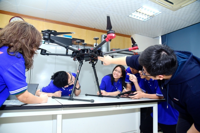 dsc4259-1753066300-1753066308-3814-1753070577 Sinh viên ngành Khoa học Vũ trụ và Công nghệ Vệ tinh tại USTH. Ảnh: USTH