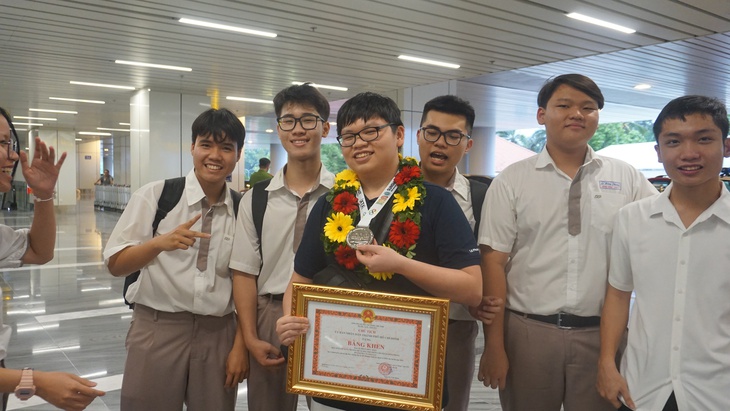 duc-man-5-17531048373371625892052 Olympic toán quốc tế - Ảnh 4.