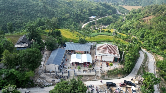 hinh-anh-1-1752928295-17529283-8733-9600-1752928448 Điểm trường Tiểu học Chà Lan, huyện biên giới Thanh Hóa, được Quỹ Hy vọng và FPT khánh thành, bàn giao cho địa phương sử dụng, tháng 10/2024. Ảnh: Lê Hoàng
