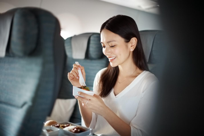 hjgakf-1753443030-3135-1753443172 Cathay Pacific được bình chọn hạng Phổ thông Tốt nhất Thế giới tại Skytrax 2024 và 2025. Ảnh: Cathay Pacific