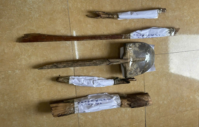hung-khi-gay-an-1753613480-4451-1753613712 Hung khí gây án được cảnh sát tịch thu. Ảnh: Hòa Vang