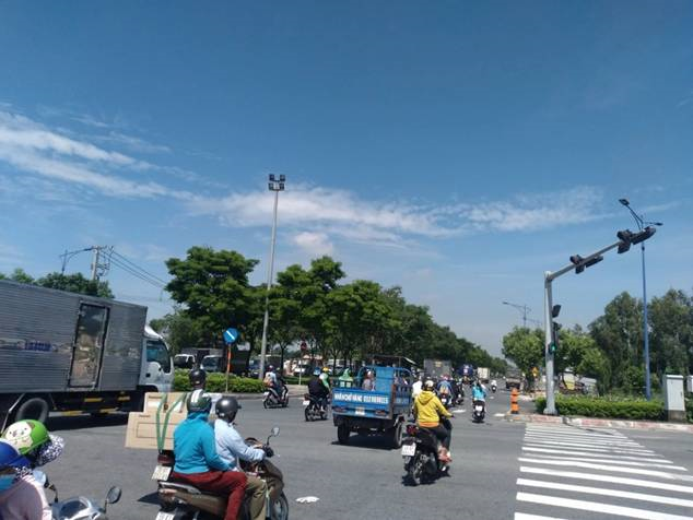 image-21294166-extractword-1-o-2313-8174-1752023369 Tuyến TL10 (ĐT825) khu vực giáp ranh giữa Bình Chánh và Đức Hòa dự kiến mở rộng lên 40 m. Ảnh: Trần Lâm