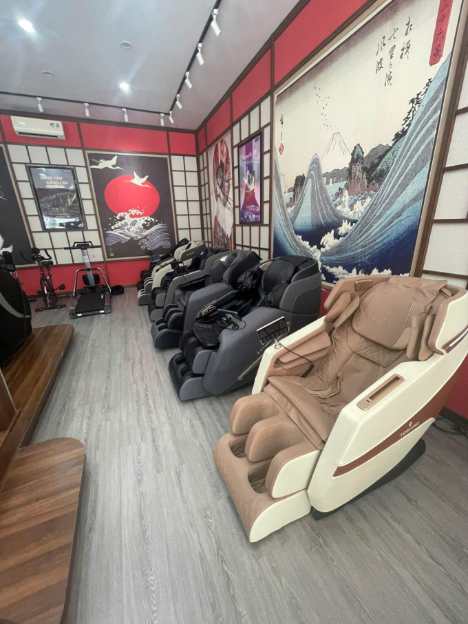 image-627710886-extractword-1-3056-4182-1753260065 Nhiều mẫu ghế massage và máy chạy bộ tại showroom Toshiko. Ảnh: Toshiko