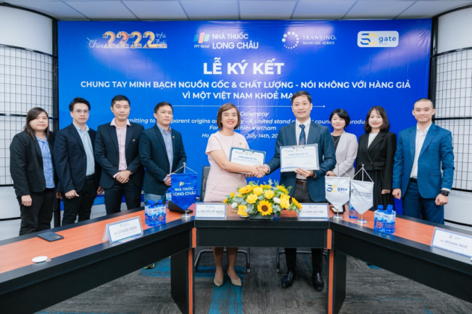 image-771903482-extractword-0-9952-4885-1752740931 Sự kiện ký kết giữa Long Châu, Transino, SCgate, ngày 14/7 tại TP HCM. Ảnh: Nhà thuốc Long Châu