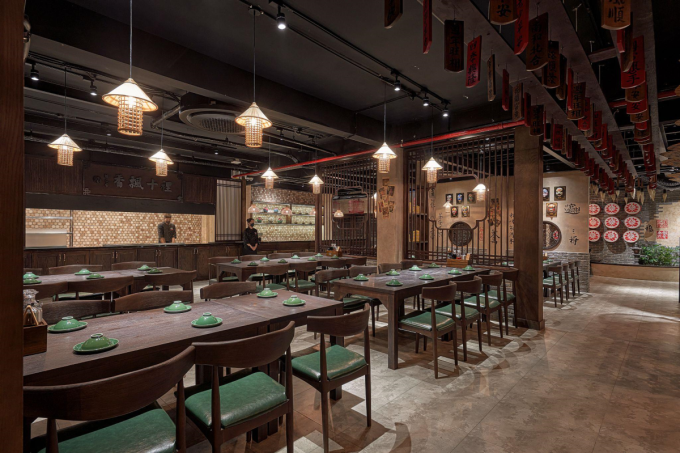 image-extractword-1-out-5054-1752477994 Không gian đậm chất Hong Kong được A Mà Kitchen tái hiện.