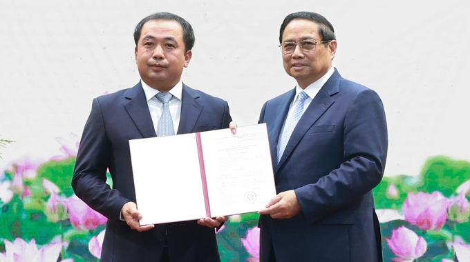 img4421-1752907184425161694175-6316-8113-1752914105 Thủ tướng Phạm Minh Chính trao quyết định giao quyền Bộ trưởng Nông nghiệp và Môi trường cho ông Trần Đức Thắng, trưa 19/7. Ảnh: Nhật Bắc