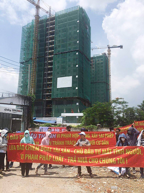 luadao-6031-1612513711-jpeg-17-2770-7231-1753842105 Người dân tố cáo chủ đầu tư chiếm đoạt tiền, dự án Chung cư Nam An nhiều năm nay vẫn đang đắp chiếu. Ảnh: Nhật Vy