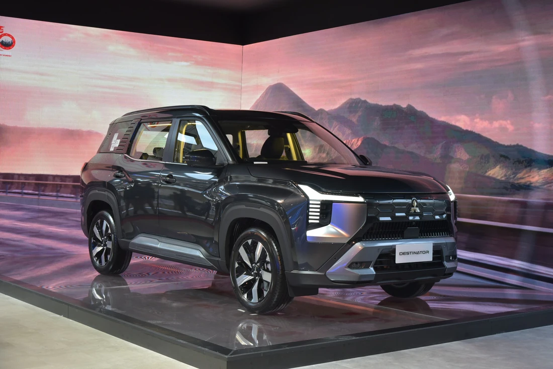 mitsubishi-destinator-ultimate-giias-2025-14-17532560110041087772003 triển lãm xe - Ảnh 2.